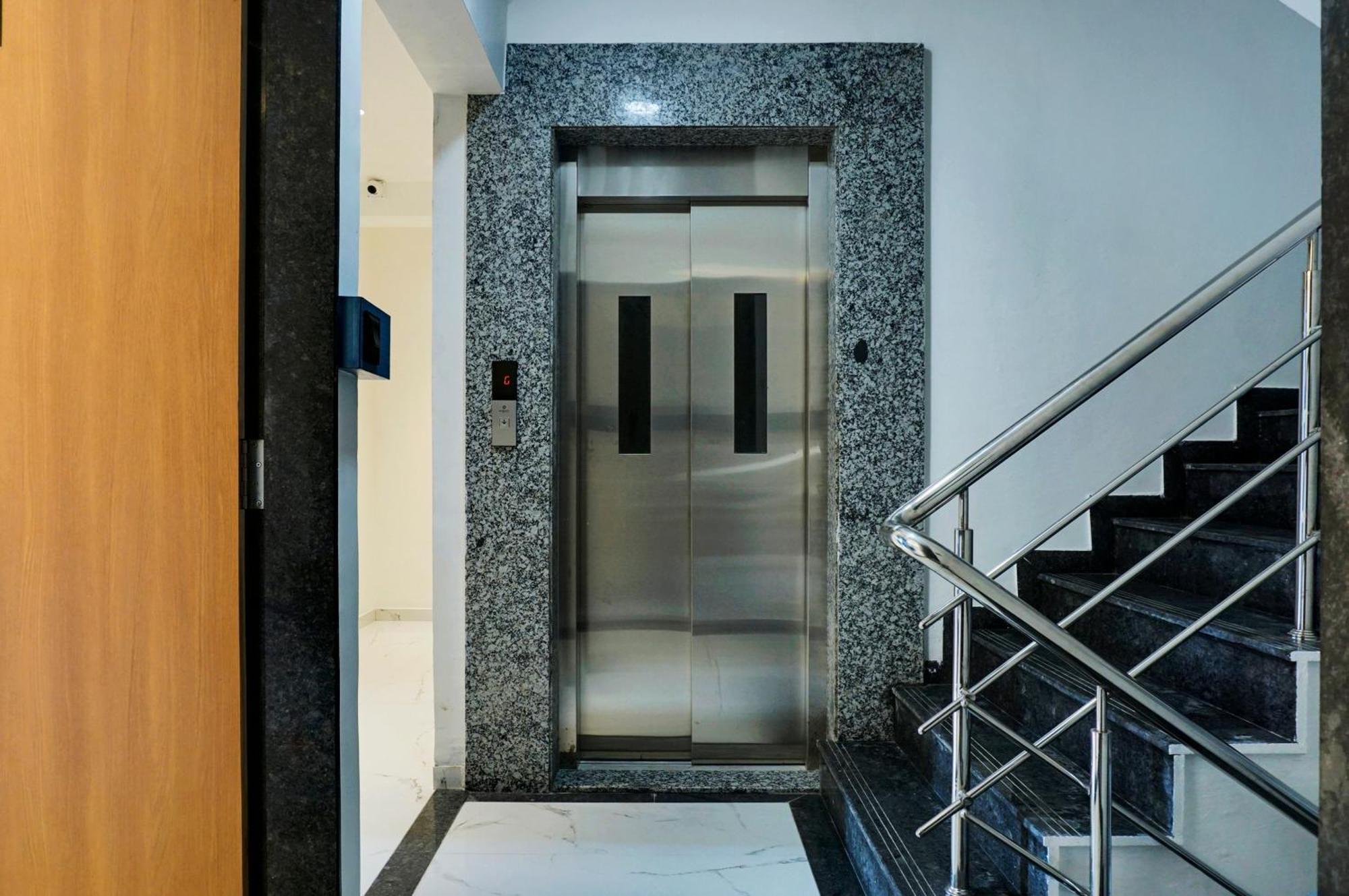 Palm Suites Baner- Indian Nationals Only بونة المظهر الخارجي الصورة