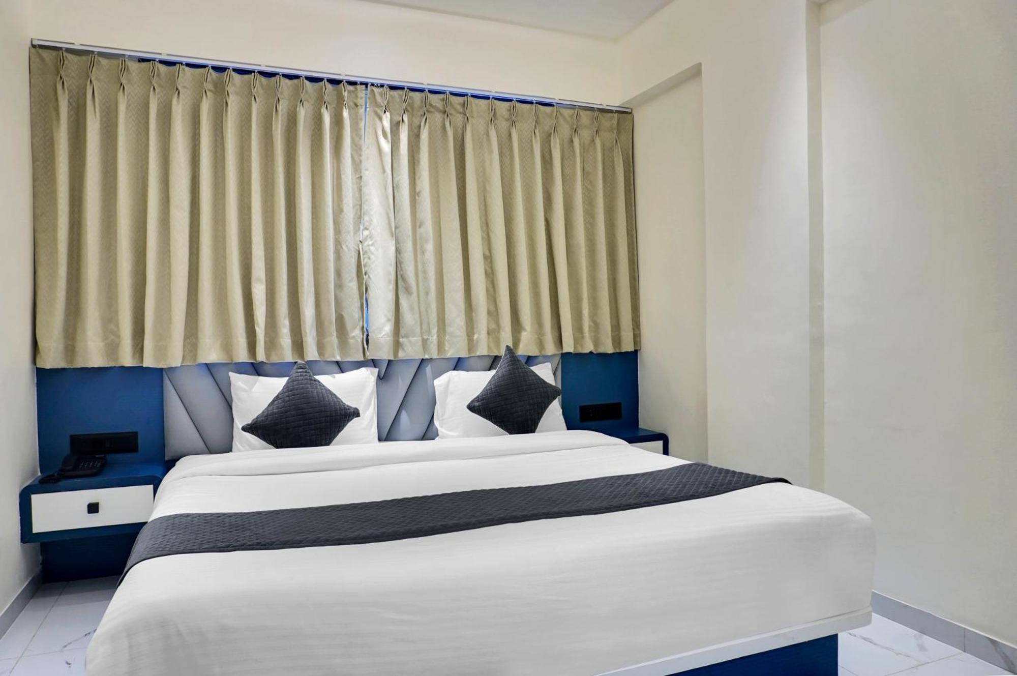 Palm Suites Baner- Indian Nationals Only بونة المظهر الخارجي الصورة